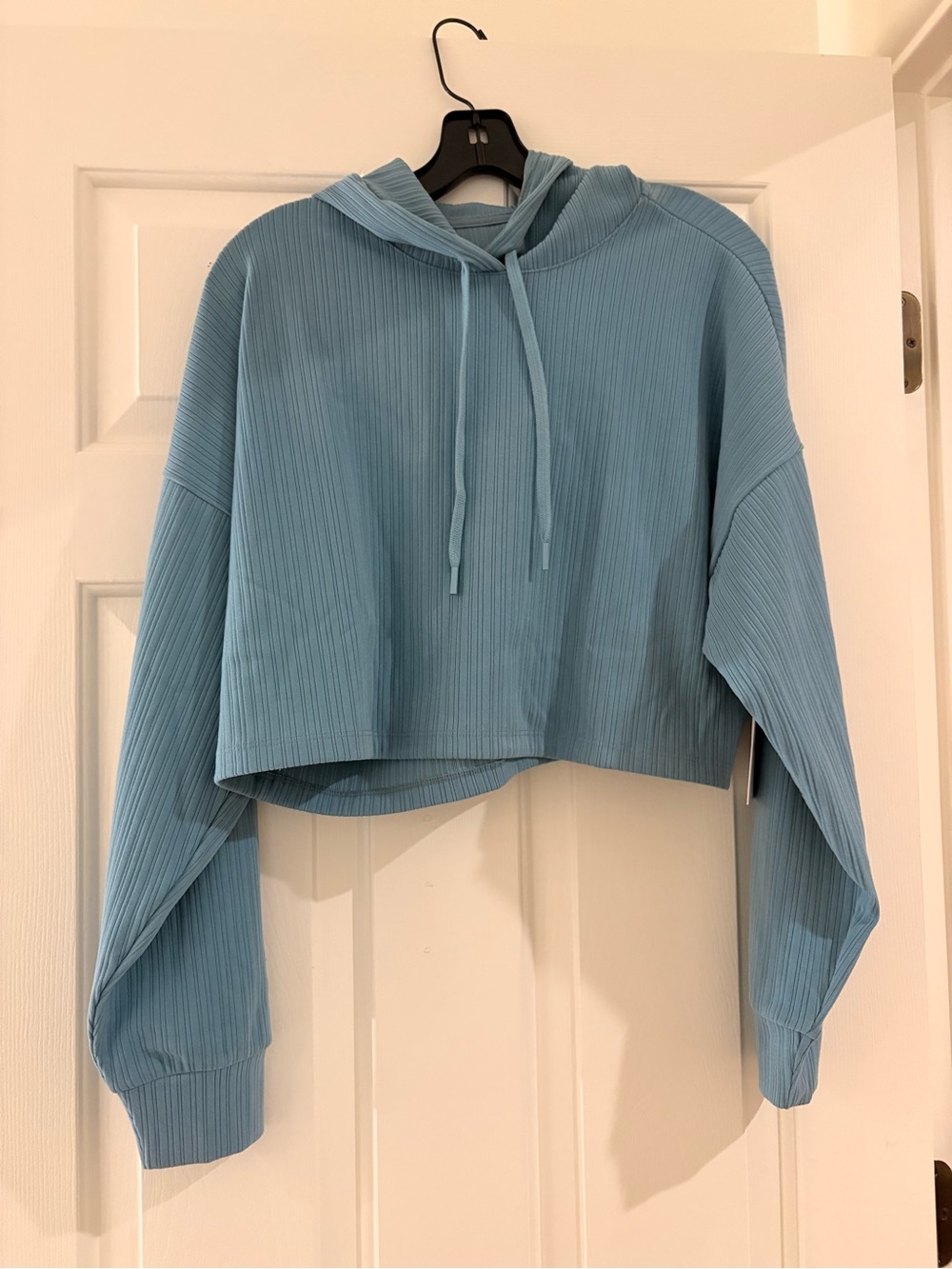 Beyond Yoga Light Blue Ribbed Cropped Hoodie